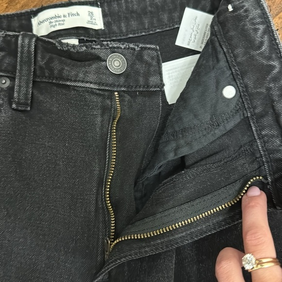 Excellent condition Abercrombie jeans - Picture 3 of 4